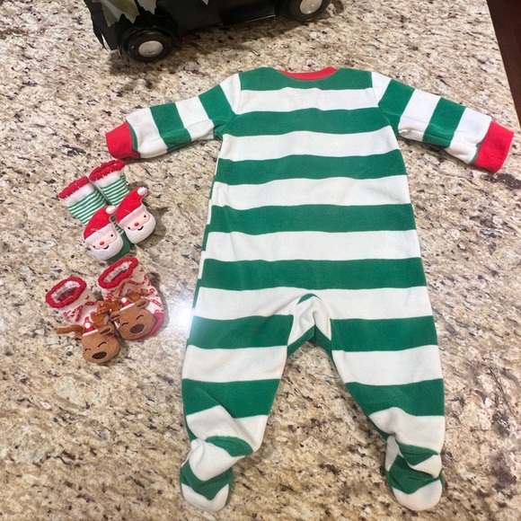 Carter’s Reindeer Christmas Onesie w/ Santa & Reindeer Socks 3 Months. - Picture 6 of 6